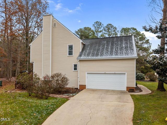 300 W Kirkfield Drive, Cary, NC 27518