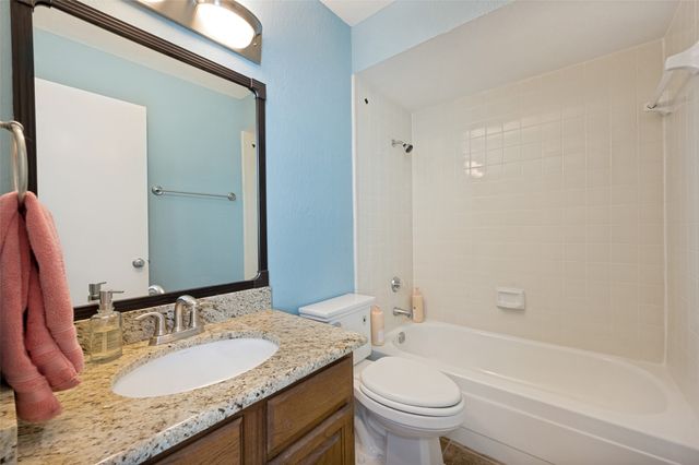 221 Cimarron Trail 2, Irving, TX 75063