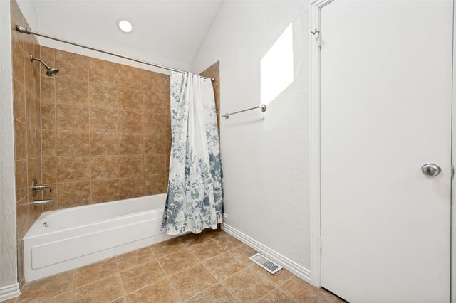 221 Cimarron Trail 2, Irving, TX 75063