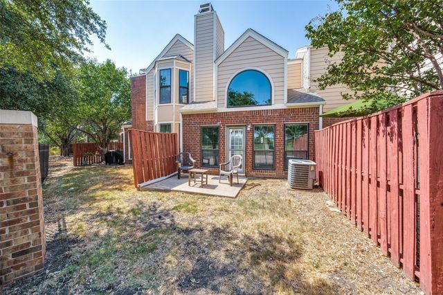 221 Cimarron Trail 2, Irving, TX 75063