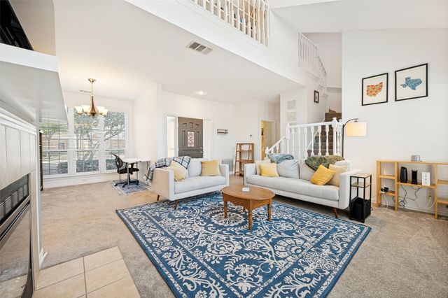 221 Cimarron Trail 2, Irving, TX 75063