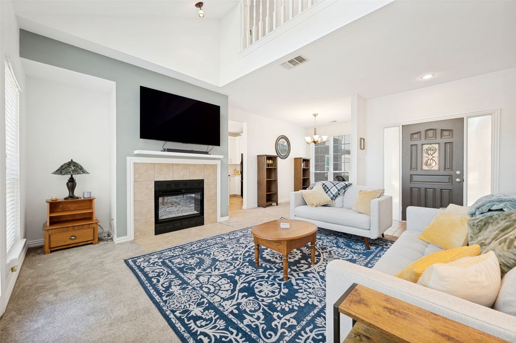 221 Cimarron Trail 2, Irving, TX 75063 — photo 4