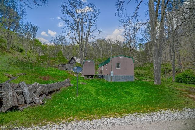 1547 Providence Road, Elizabeth, WV 26143