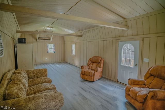1547 Providence Road, Elizabeth, WV 26143
