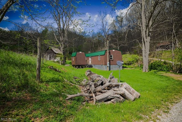 1547 Providence Road, Elizabeth, WV 26143