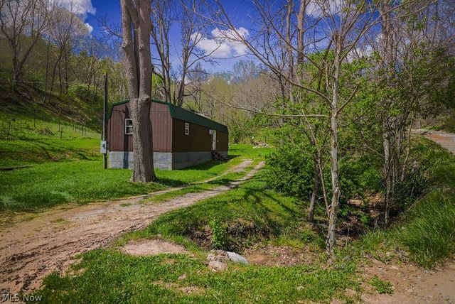 1547 Providence Road, Elizabeth, WV 26143