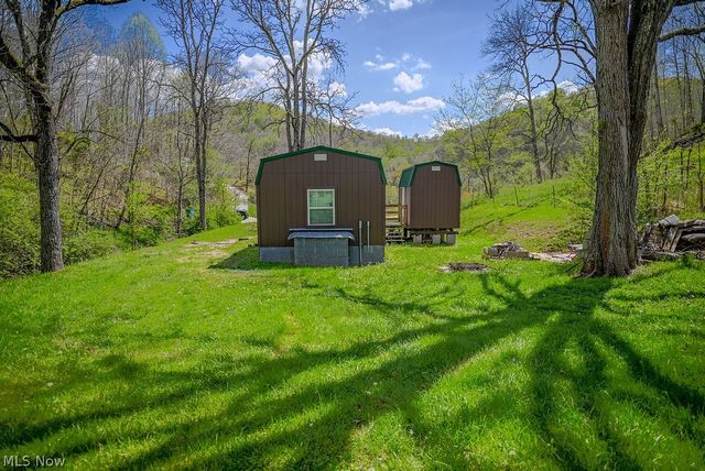 1547 Providence Road, Elizabeth, WV 26143
