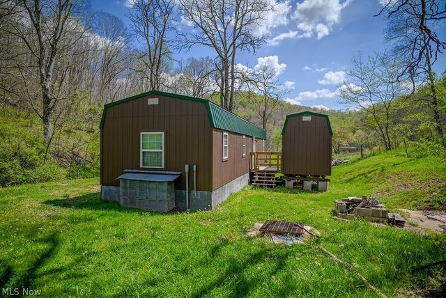 1547 Providence Road, Elizabeth, WV 26143