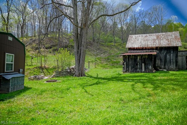 1547 Providence Road, Elizabeth, WV 26143