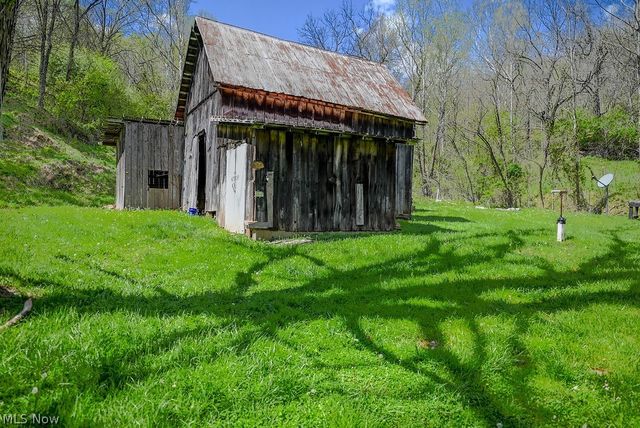1547 Providence Road, Elizabeth, WV 26143