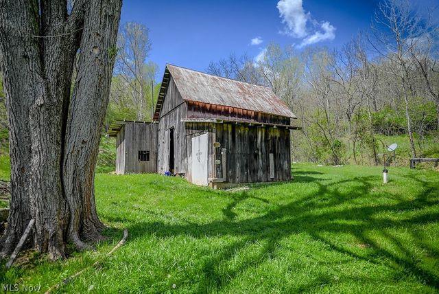 1547 Providence Road, Elizabeth, WV 26143