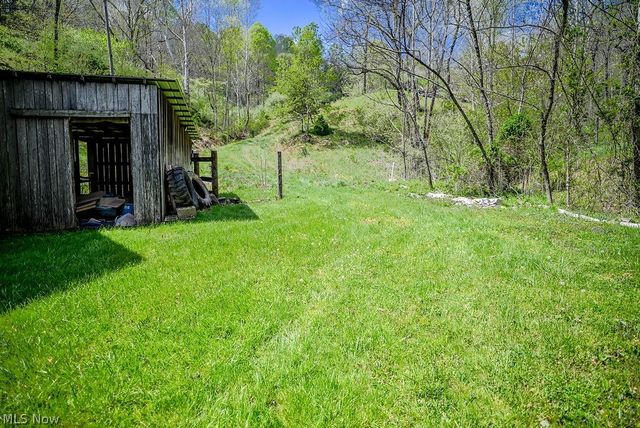 1547 Providence Road, Elizabeth, WV 26143