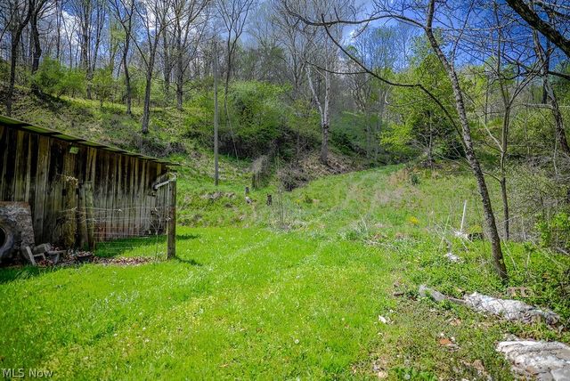 1547 Providence Road, Elizabeth, WV 26143