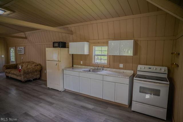 1547 Providence Road, Elizabeth, WV 26143