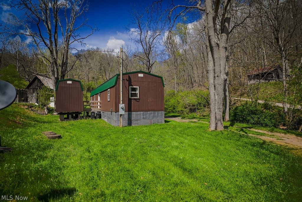 1547 Providence Road, Elizabeth, WV 26143