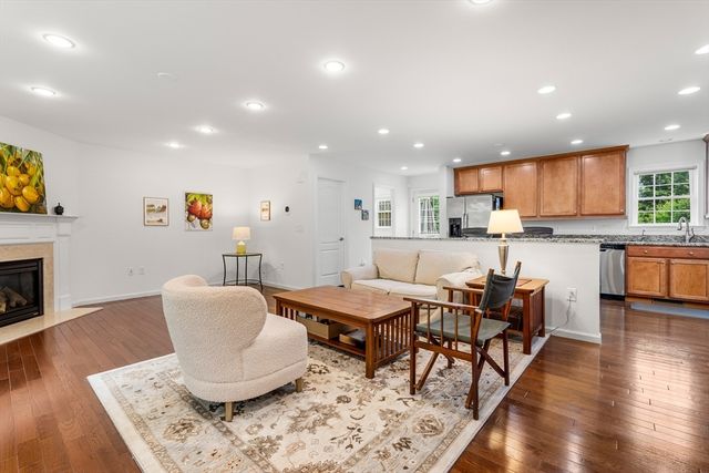 188 E Central St 188, Natick, MA 01760