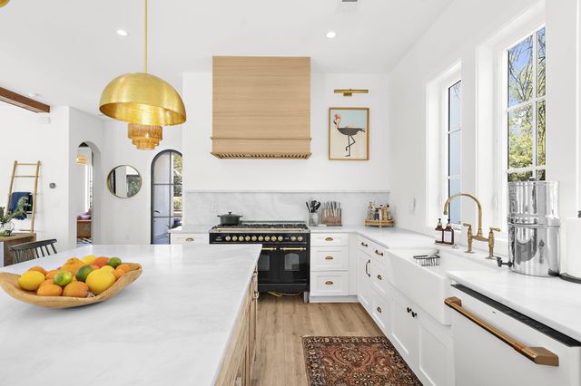 641 Palmetto Street, Mount Pleasant, SC 29464