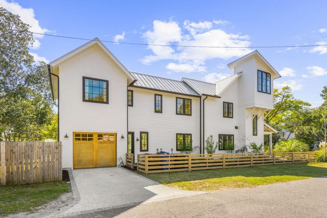 641 Palmetto Street, Mount Pleasant, SC 29464