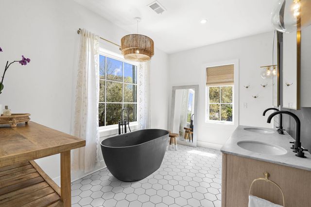 641 Palmetto Street, Mount Pleasant, SC 29464