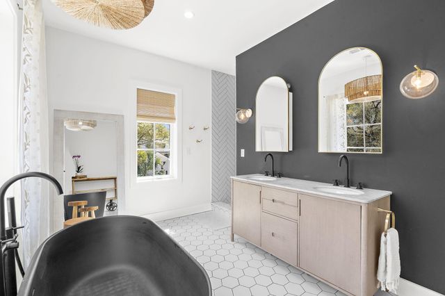 641 Palmetto Street, Mount Pleasant, SC 29464