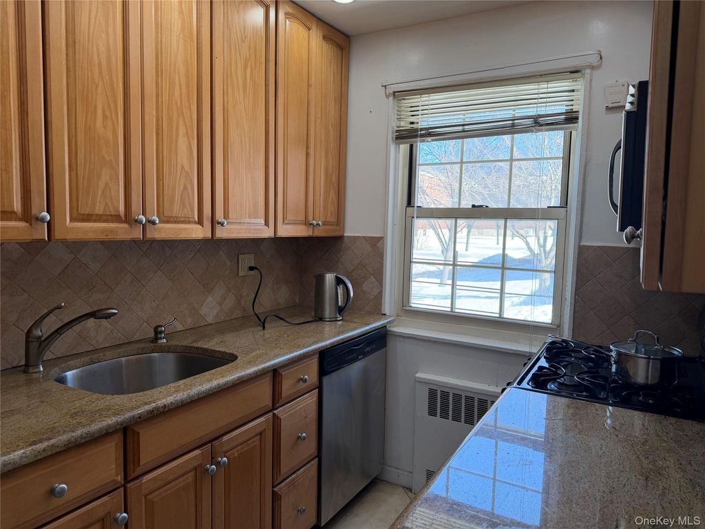 211-19 73 Avenue 1, Bayside, NY 11364 — exterior