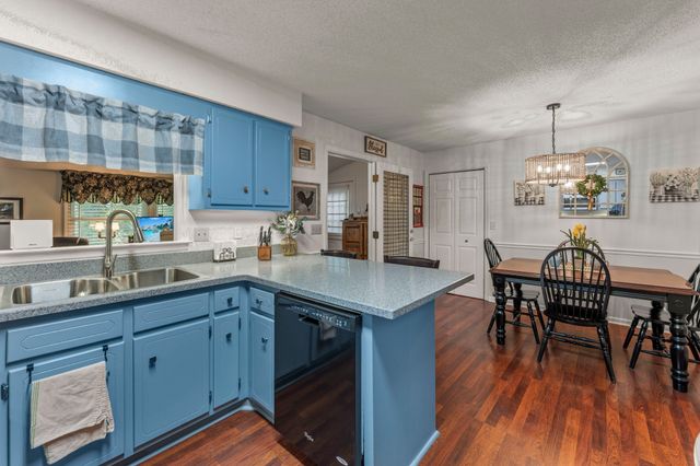 303 Rutledge Ave, Tullahoma, TN 37388