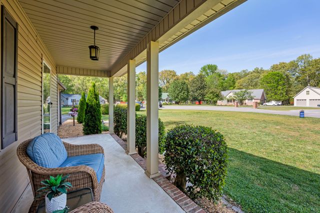 303 Rutledge Ave, Tullahoma, TN 37388