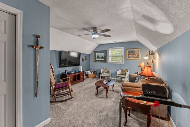303 Rutledge Ave, Tullahoma, TN 37388