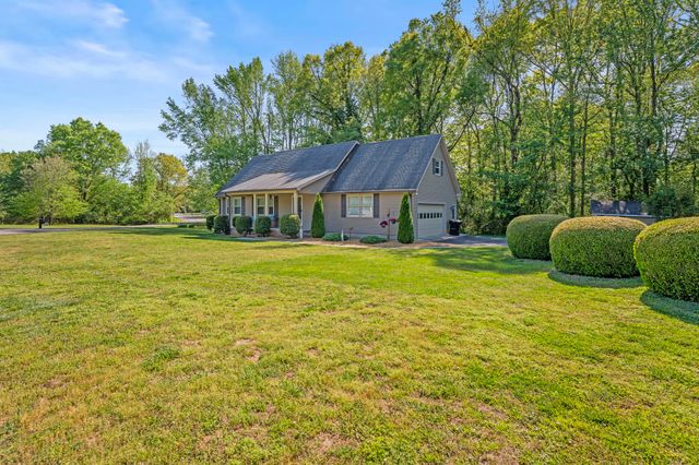 303 Rutledge Ave, Tullahoma, TN 37388