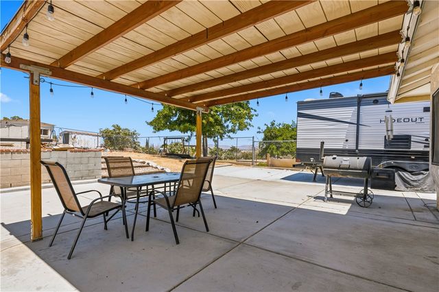 17918 Catalpa Street, Hesperia, CA 92345