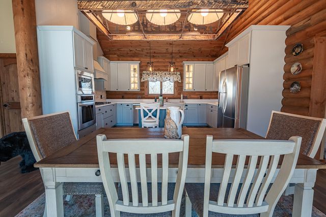136 Nottingham Court, Saddlebrooke, MO 65630