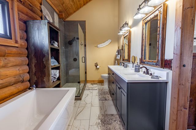 136 Nottingham Court, Saddlebrooke, MO 65630