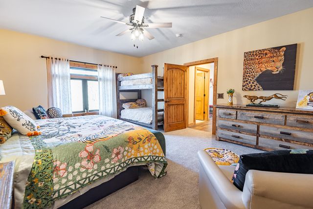 136 Nottingham Court, Saddlebrooke, MO 65630