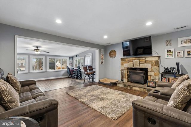 45 HOLLY HILL RD, Richboro, PA 18954