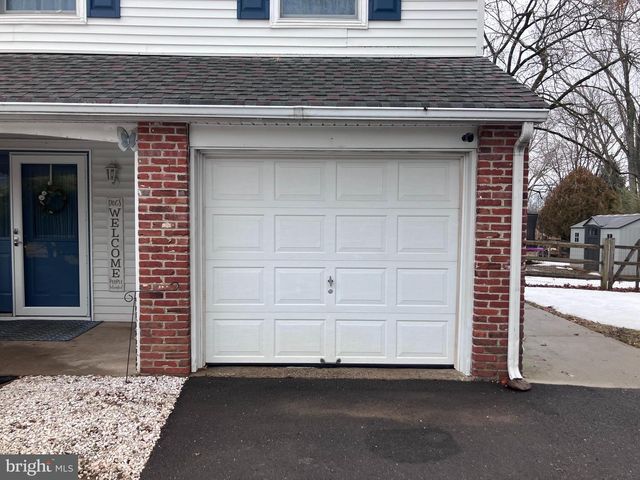 45 HOLLY HILL RD, Richboro, PA 18954