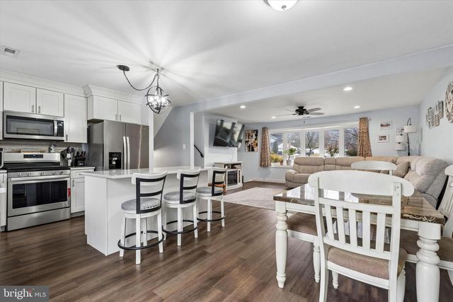 45 HOLLY HILL RD, Richboro, PA 18954