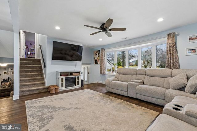 45 HOLLY HILL RD, Richboro, PA 18954