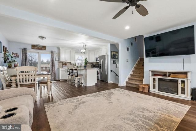 45 HOLLY HILL RD, Richboro, PA 18954