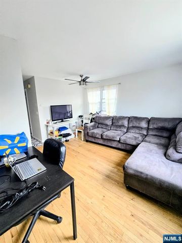 275 Grand Avenue, Leonia, NJ 07605