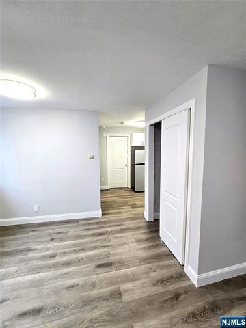 275 Grand Avenue, Leonia, NJ 07605