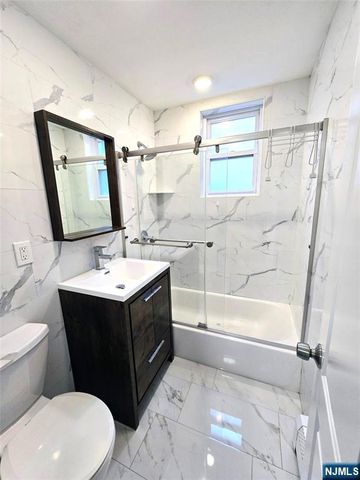 275 Grand Avenue, Leonia, NJ 07605