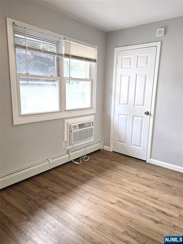 275 Grand Avenue, Leonia, NJ 07605