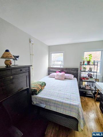 275 Grand Avenue, Leonia, NJ 07605