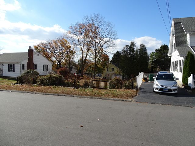 45 Olive Street, Waterford, CT 06385