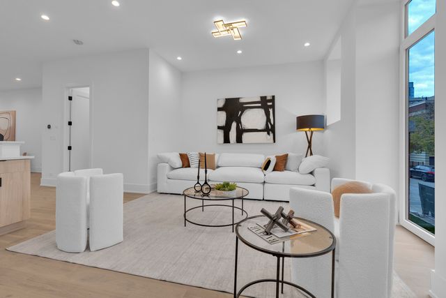 505 W Elm Street 3, Chicago, IL 60610