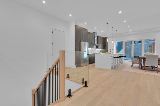 505 W Elm Street 3, Chicago, IL 60610