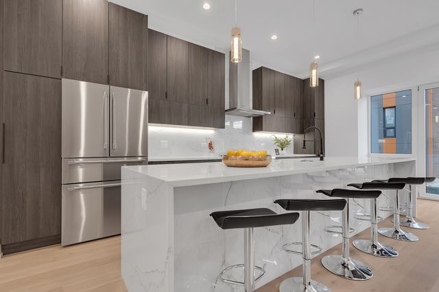 505 W Elm Street 3, Chicago, IL 60610