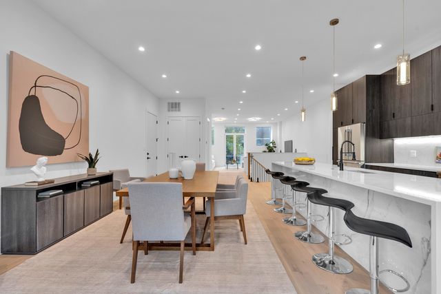 505 W Elm Street 3, Chicago, IL 60610