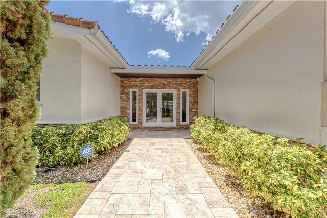 2726 NE 25TH Place, Fort Lauderdale, FL 33305