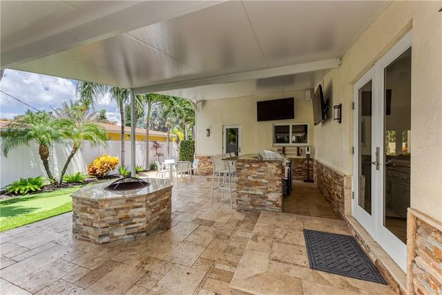 2726 NE 25TH Place, Fort Lauderdale, FL 33305